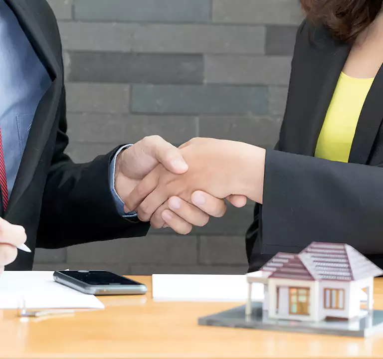 Why Sell to Us Instead of Letting the Home Go to Auction in Massapequa, NY?